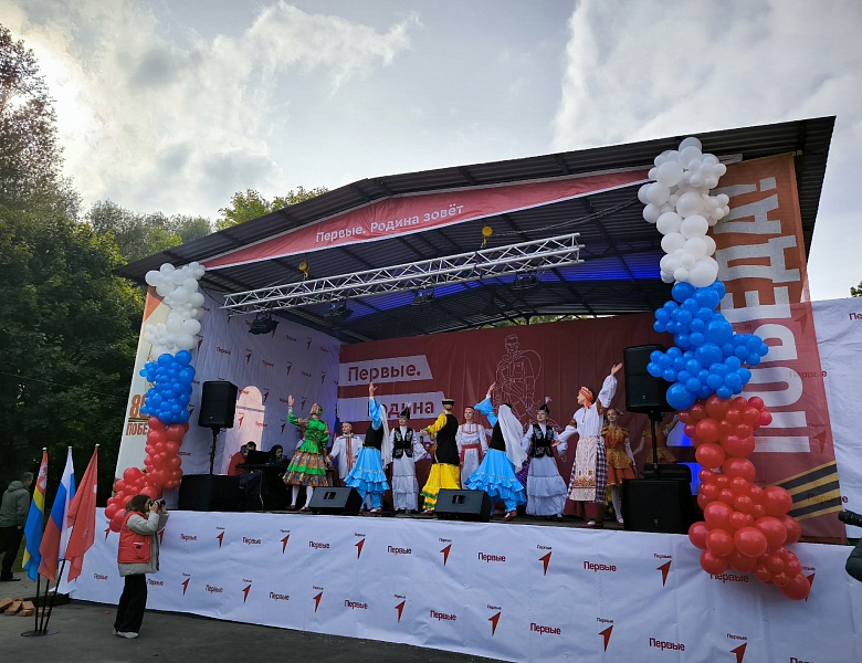 Творческие коллективы ДЮЦ "На Комсомольской" на торжественном концерте в рамках патриотического фестиваля " Первые. Родина зовёт"