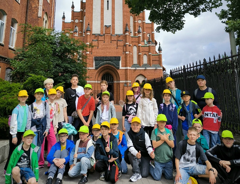 «Сказка в музыке»: насыщенный и полезный день в лагере «Сюрприз»! 