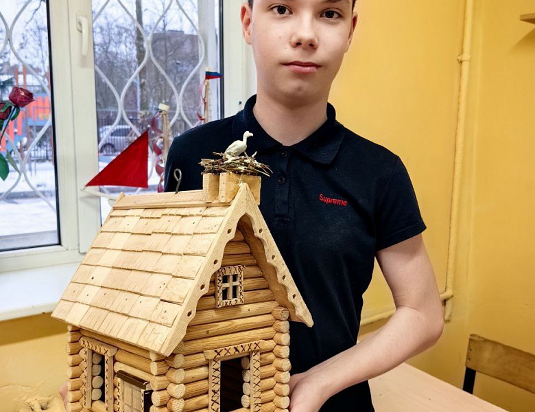 ЮНЫЕ ЗАЩИТНИКИ ПРИРОДЫ ПРЕДСТАВИЛИ СВОИ РАБОТЫ НА РЕГИОНАЛЬНОМ КОНКУРСЕ КОРМУШЕК ИЗ ПРИРОДНОГО МАТЕРИАЛА